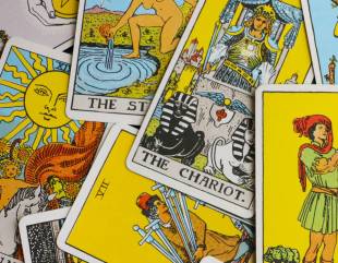 What Is the Best Way To Read Tarot Cards