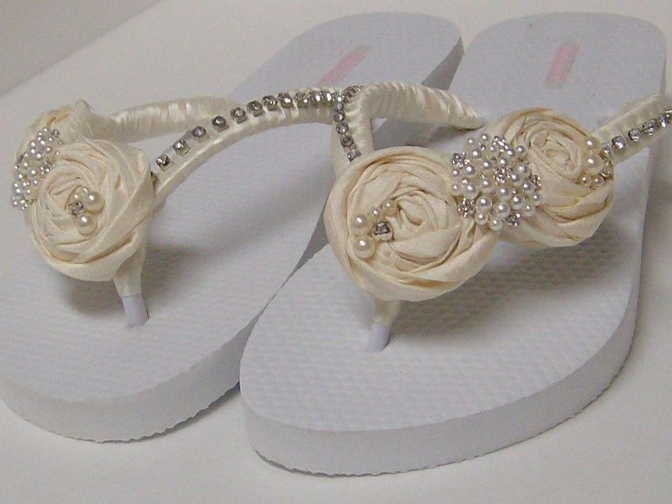 wedding flip flops for guests